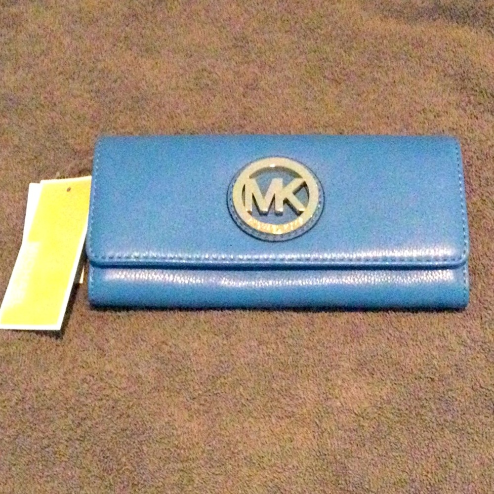 Final sale price❗️just reduced NWT Michael Kors leather accordian clutch wallet